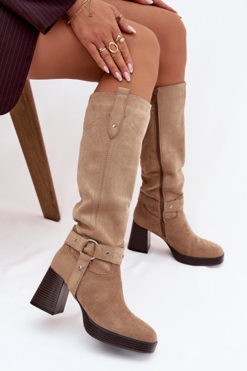 Gefütterte Damenstiefel mit Absatz und Nähten in sandfarbener Farbe Alessara