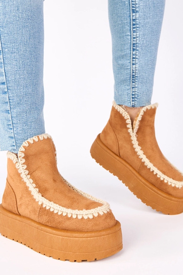 Braune Schneestiefel auf Plattform mit dekorativem Stickmuster „Alwena" 2