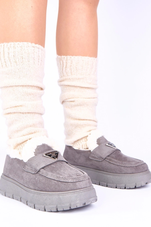 Graue Plateauschuhe mit Fell Kirby