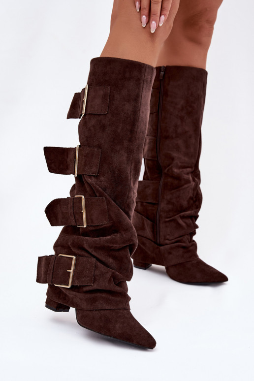 Schokoladenfarbene Damen Overknee-Stiefel mit Absatz, goldener Schnalle und weit geschnittenem Schaft aus Kunstwildleder Isave