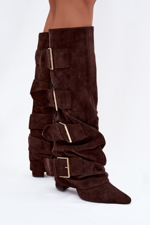 Schokoladenfarbene Damen Overknee-Stiefel mit Absatz, goldener Schnalle und weit geschnittenem Schaft aus Kunstwildleder Isave