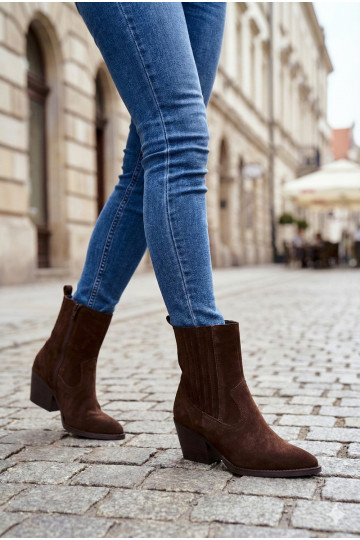 Schokoladenfarbene Wildleder Damen Cowboy-Stiefel mit Absatz, gefüttert Dylira