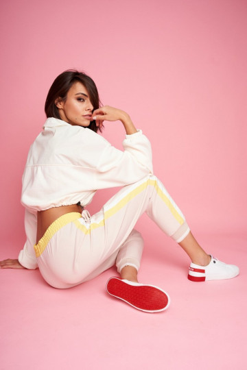 Sneaker aus Ermöglichtturleder BIG STAR FF274174 Zueiß und Rot 2