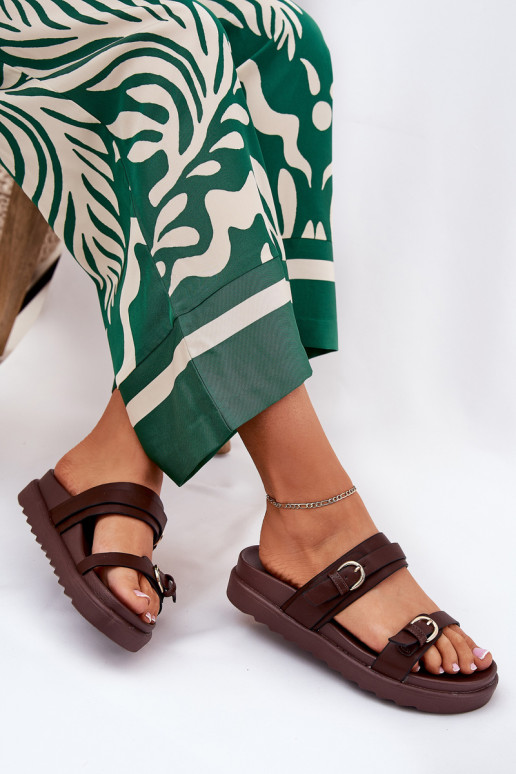 Damenhausschuhe mit einer Plattform Ze goldene Farbemi mit Schnallenmi braune Farbe INernone