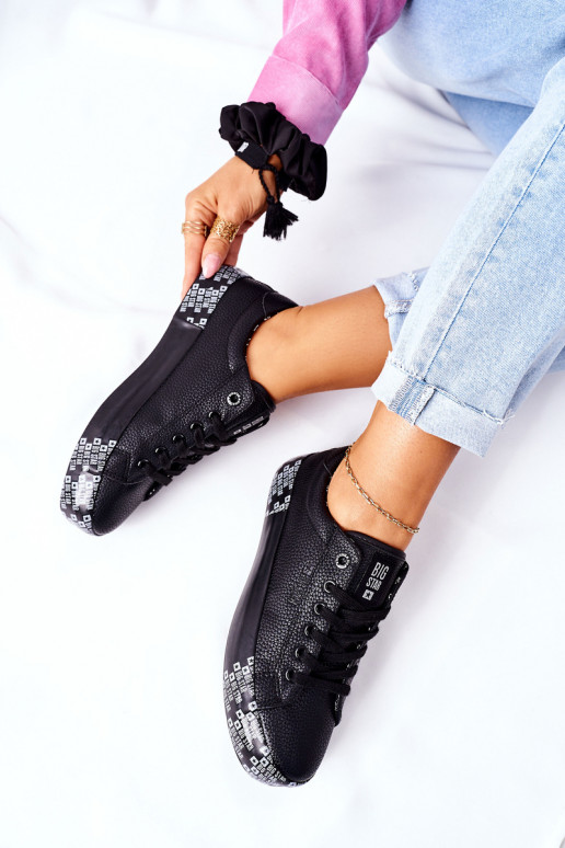 Frauen Schuhe mit einer Plattform BIG STAR II274183 schZuarze Farbe