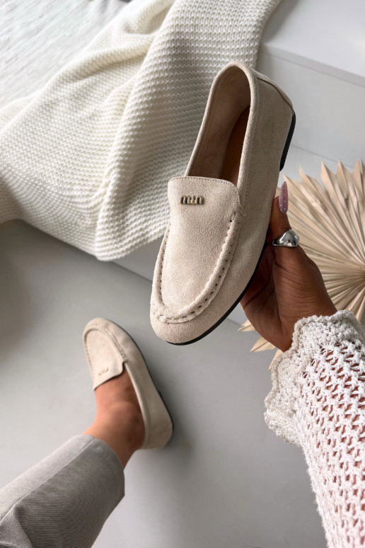 Mokassins für DamenKleinm goldene Farbem Detalem Beige Sarivelle