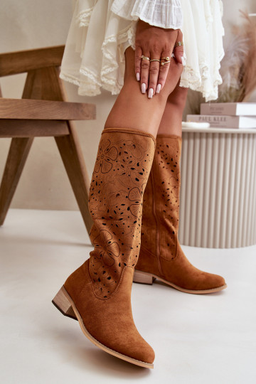 mit durchbrochenen Elementen Damenstiefel Auf niedrigem Absatz aus Öko-INildlederoZue Befestigt Zum Schloss braune Farbe Orchide 2