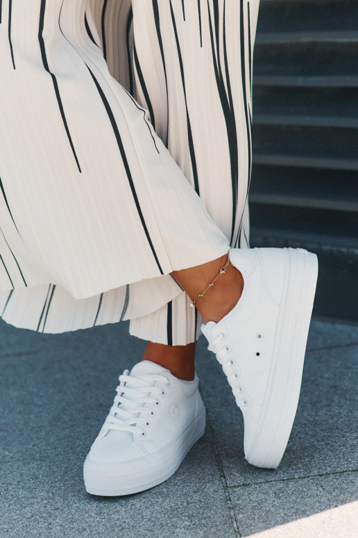 Eko Haut Freizeitschuhe mit einer Plattform Big Star RR274298 Zueiße Farbe