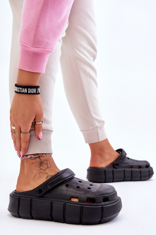 Flip-Flops im Crocs-Stil mit erhöhter Plattform schZuarze Farbe Beckett