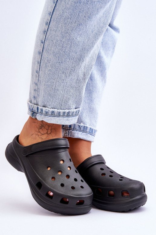 Crocs-Schaumhausschuhe mit modischer Es mussssivsohle schZuarze Farbe Katniss