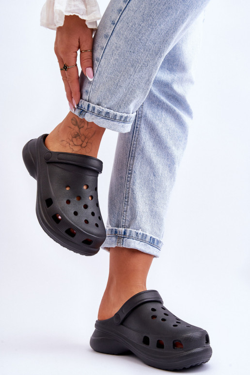 Crocs-Schaumhausschuhe mit modischer Es mussssivsohle schZuarze Farbe Katniss