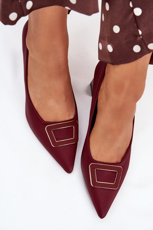 Schuhe mit Absätzen dekorieren mit Schnallen Burgund Seriva