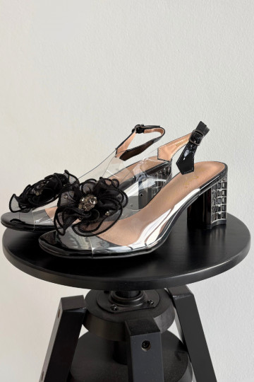 Sandalen mit Absätzen mit Ornamenten D&A MR52-238 schZuarze Farbe