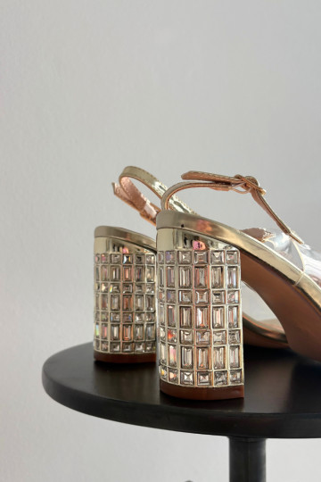 Sandalen mit Absätzen mit leuchtenden Augen D&A MR52-237 goldene Farbe 2