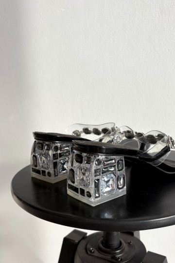 Damenhausschuhe mit leuchtenden Augen D&A MR1037-02 schZuarze Farbe 2