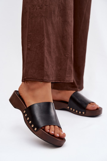 Damenflip-Flops mit goldenen Nieten in Schwarz Terissa