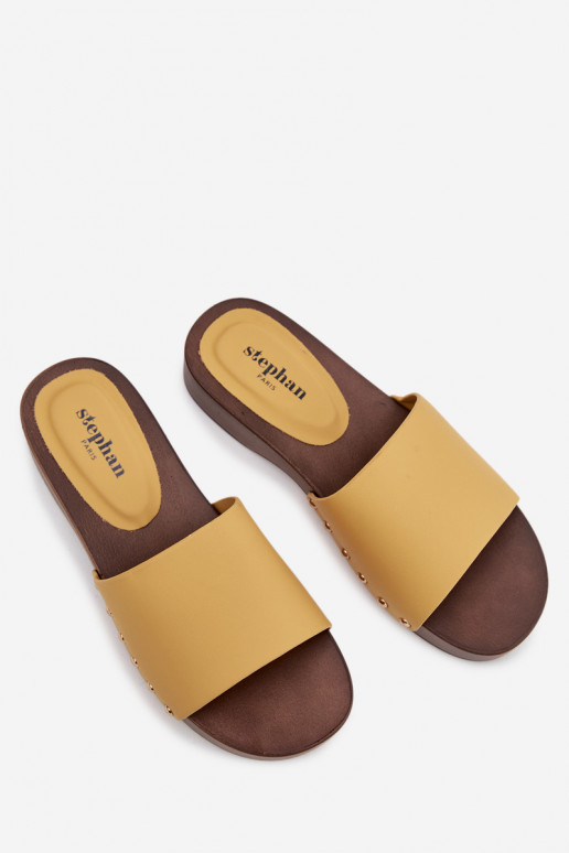 Damenhausschuhe mit Nieten gelbe Farbe Terissa