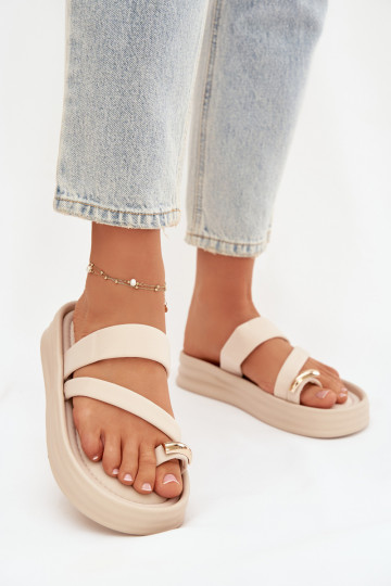 Damen elfenbeinfarbene Pantoletten mit Riemchen und goldfarbenen Details Farielle