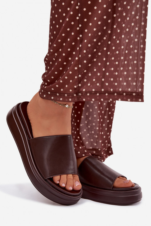 Damenhausschuhe mit einer Plattform CzekoladoZue Tanelisse