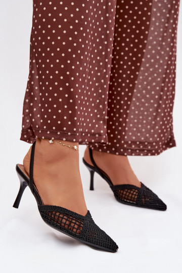 Sandalen mit durchbrochenen Elementen mit dünnen Absätzen schZuarze Farbe Hanelis