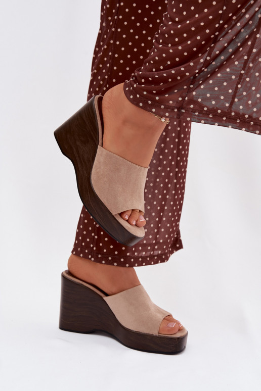 Damenhausschuhe Auf einem Keil Beige Ravelia