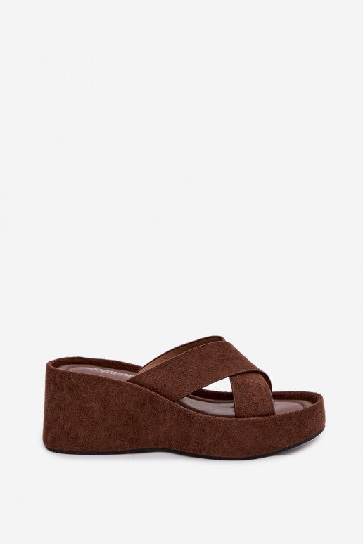 Damenhausschuhe Auf einem Keilaus Öko-INildlederu CzekoladoZue Calorine