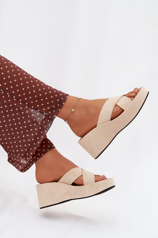 Damenhausschuhe Auf einem Keilaus Öko-INildlederu Beige Calorine