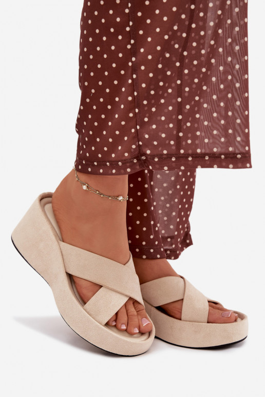 Damenhausschuhe Auf einem Keilaus Öko-INildlederu Beige Calorine