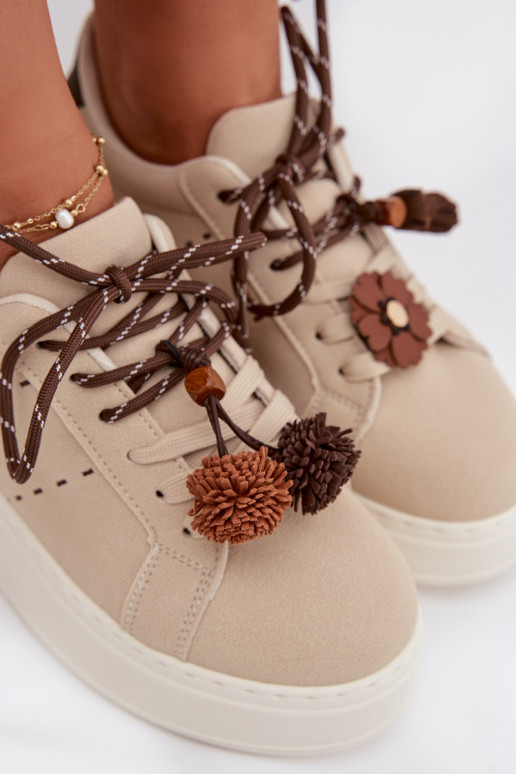 Sneakers Stilvollllschuhe Feminin mit einer Plattform Mit Dekorationeni Pomponami Beige Corinna