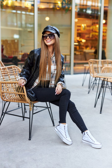 Hohe Plateau-Sneaker Big Star II274014 Zueiße Farbe 2