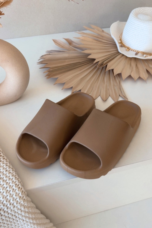 Braune Damenhausschuhe Olyria mit Plateau