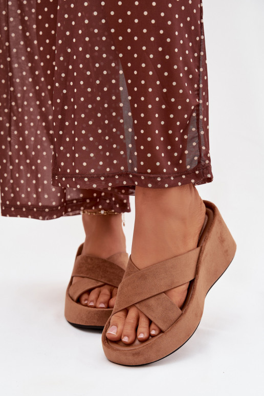 Braune Damen-Pantoletten auf Plateausohle aus Kunstwildleder „Calorine"