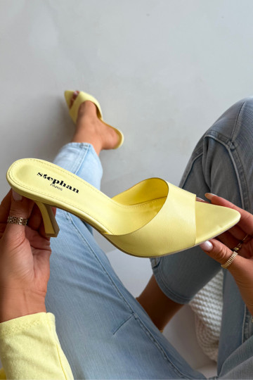 Damen gelbe Lackpantoletten mit Absatz Lirissa 2