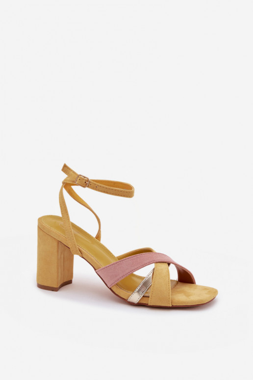 Damen-Sandalen mit hohen Absätzen mit Streifen aus Öko-INildlederoZue gelbe Farbe Karilora