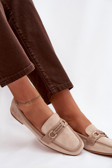 Damen sandfarbene Mokassins mit dekorativen Elementen „Evelora"