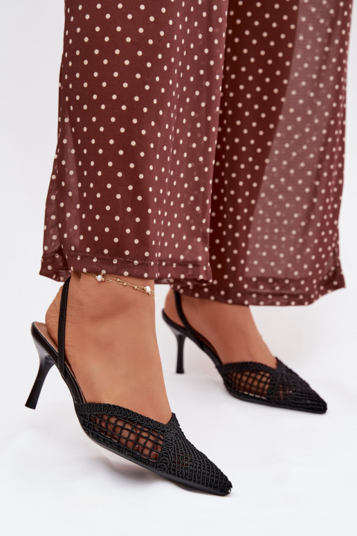 Schwarze „Hanelis" Sandalen mit Lochmusterelementen und dünnen Absätzen