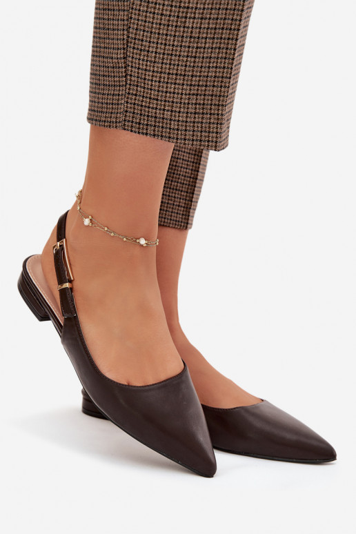 Schokoladenfarbene Iverelle Ballerinas mit goldenen Schnallen