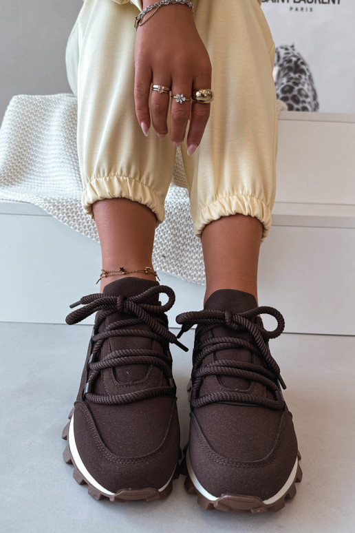 Sportliche Schuhe mit Plattform in Schokoladenfarbe Riadella