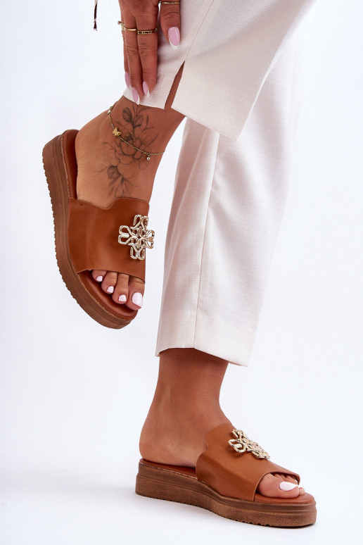 Haut Feminin Hausschuhe mit einer Plattform mit Dekoration braune Farbe Azera