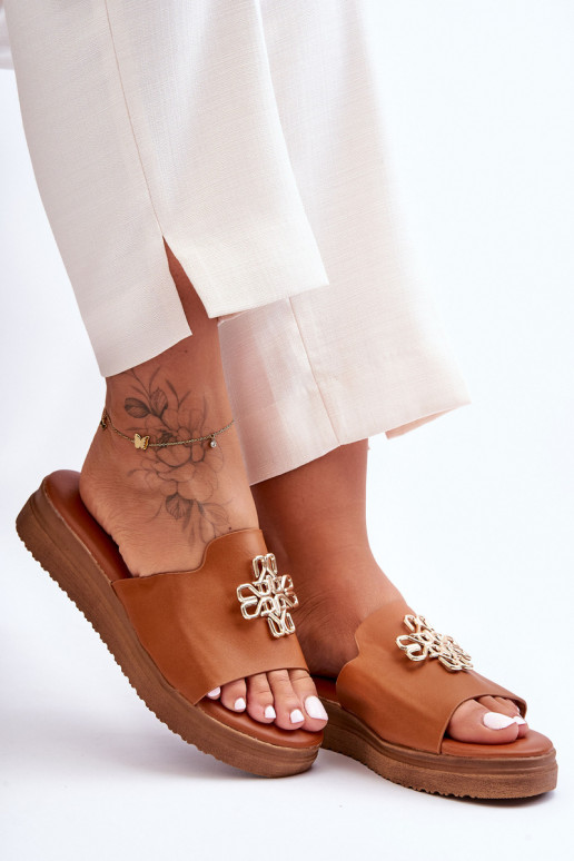 Haut Feminin Hausschuhe mit einer Plattform mit Dekoration braune Farbe Azera