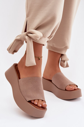 Damenhausschuhe mit einer Plattform Beige Liorisse 2
