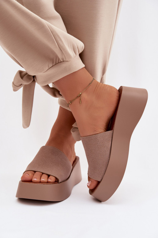 Damenhausschuhe mit einer Plattform Beige Liorisse