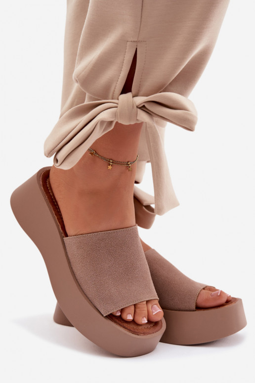 Damenhausschuhe mit einer Plattform Beige Liorisse