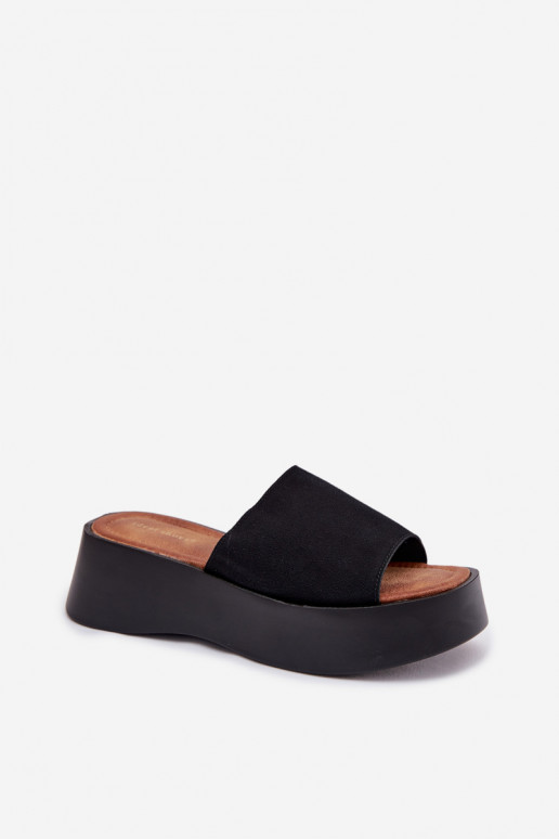 Damenhausschuhe mit einer Plattform schZuarze Farbe Liorisse