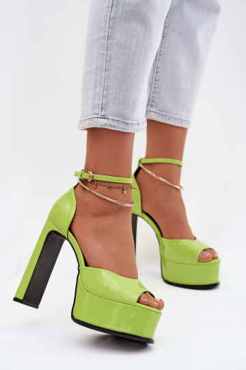 Lackierte Sandalen für Damen mit Absätzen und Plattform grüne Farbe Horvia 2