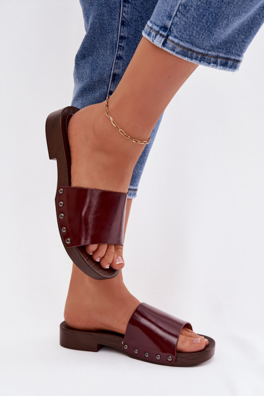 Damenhausschuhe mit Nieten mit breiten Absätzen Burgund Brinalle