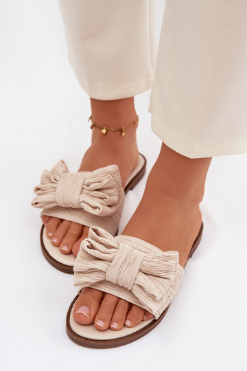 Damenpantoletten mit breiten Absätzen und Schleifen in Sandfarbe Amivelle