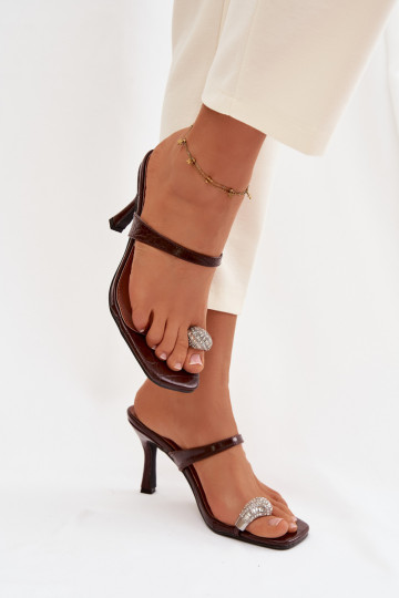 Damen schokoladenbraune Pantoletten mit dünnen Absätzen und eleganten Details Lorissa