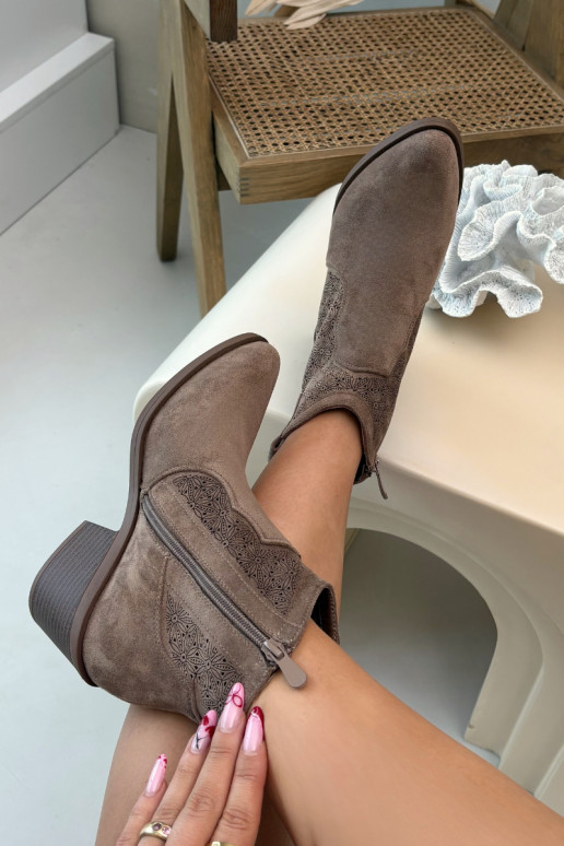 Durchbrochene Stiefel Feminin mit Absätzen S.Barski HY61-8013 braune Farbe