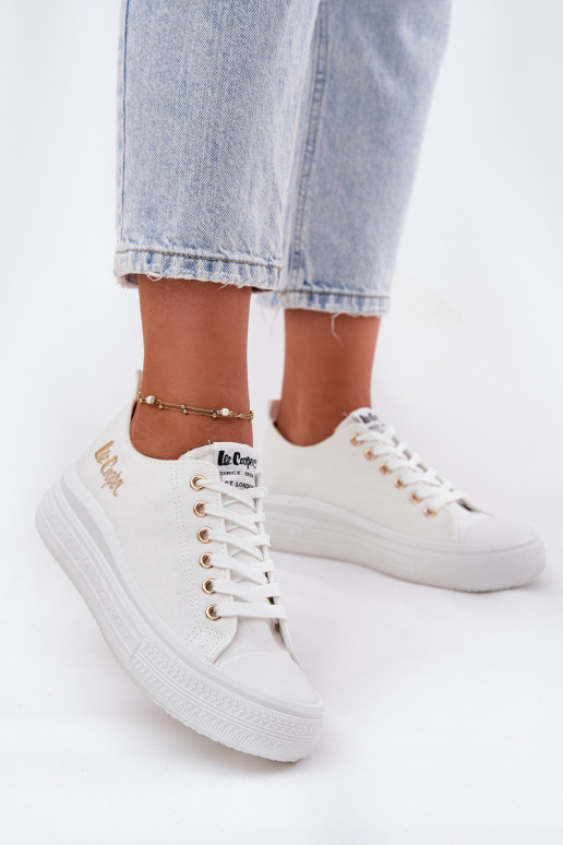 Freizeitschuhe mit einer Plattform Lee Cooper LCIN-24-44-2462L Zueiße Farbe